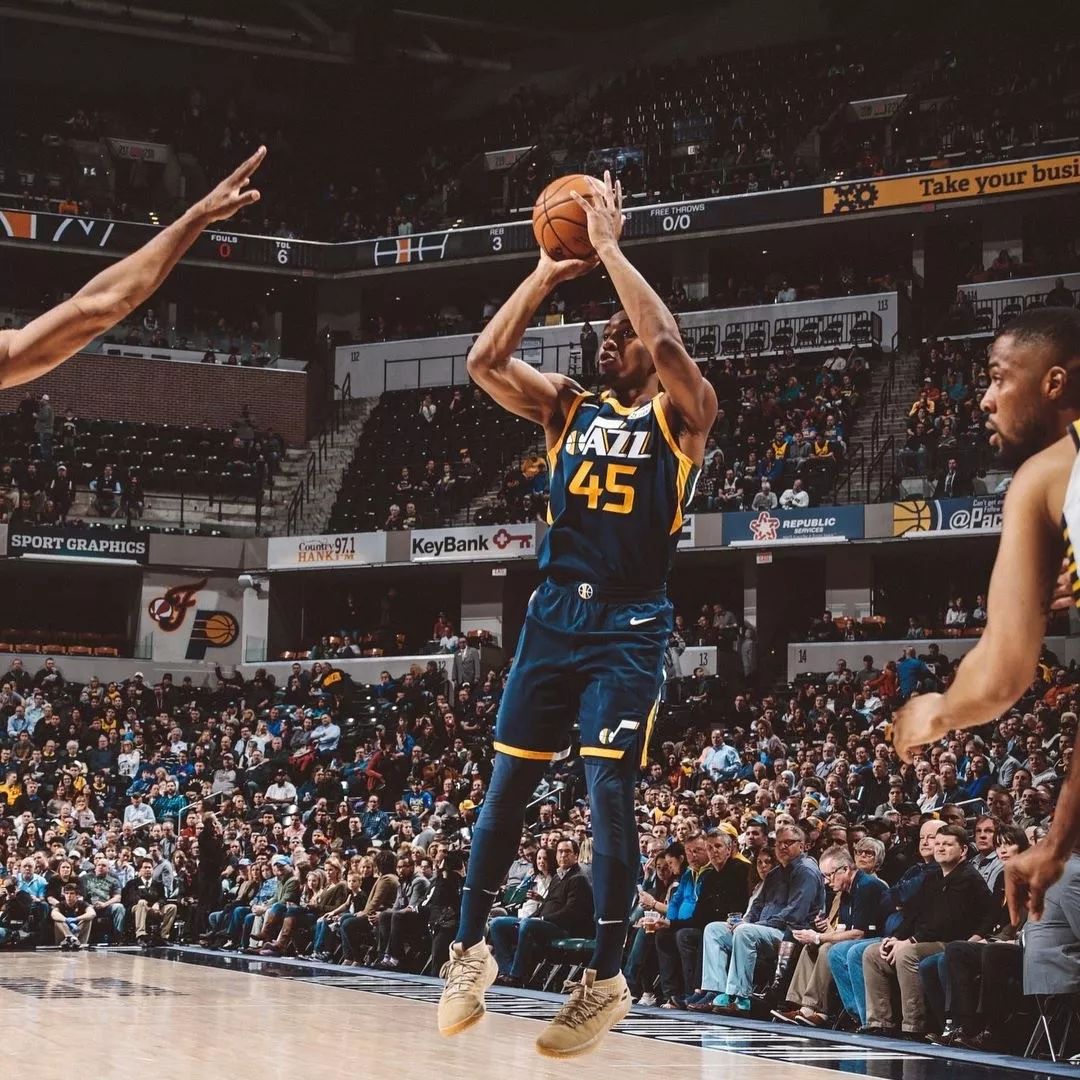 也在伤病高 也在伤病高